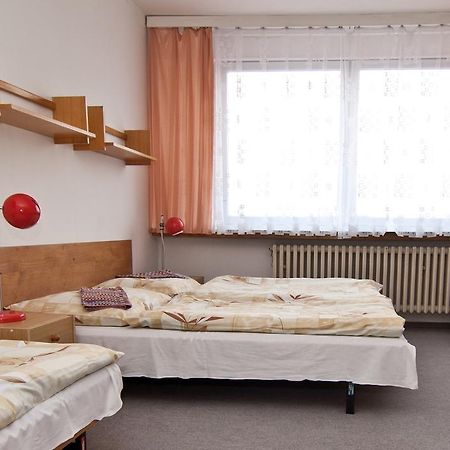 Domov Mladeze A Skolni Jidelna Karlovy Vary Quarto foto